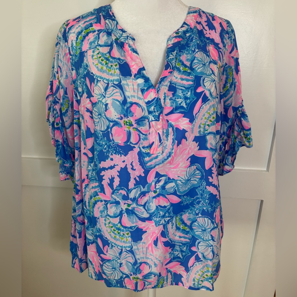 Lilly Pulitzer Quinna Short Sleeve Top, Blue Tang Sitting Seaside size XS